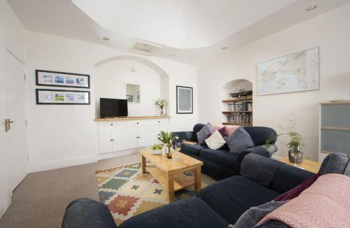 Rosudgeon House | Acton Castle