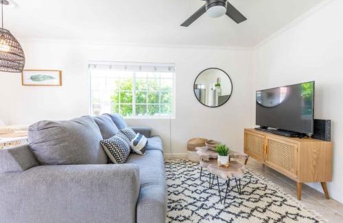 Crown Point House | ACVH Pacific Beach Breezy Cottages 4