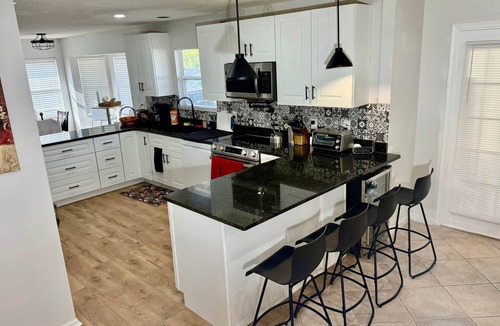 Del Rio House | ADA Luxurious Vacation Home In Jacksonville