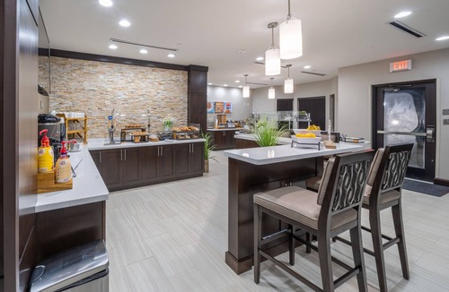 Baytown Apartment | ADA Studio Suite w/Full Kitchen & Free Breakfast