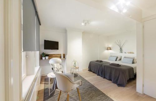 De Weteringschans Apartment | Adam's Suite