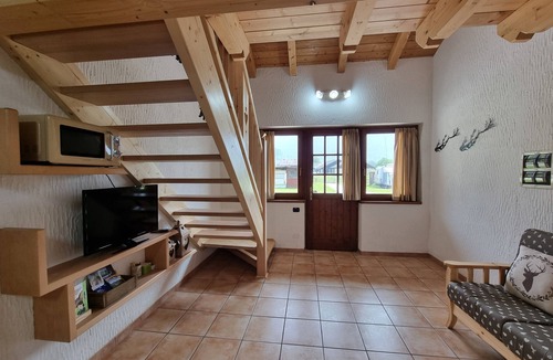 Pinzolo Apartment | “Adamello 5” Apartment with Mountain View and Wi-Fi