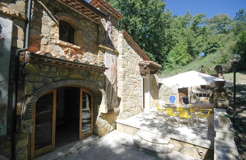 Monteverdi Marittimo House | Adamo ed Eva: house in the park