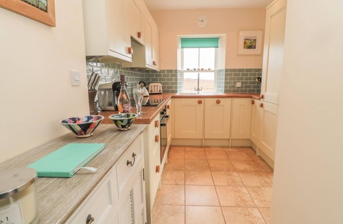 Coldingham Cottage | ADAMS HOUSE, pet friendly, with a garden in Coldingham