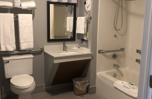 Adams Hotel | Adams Inn