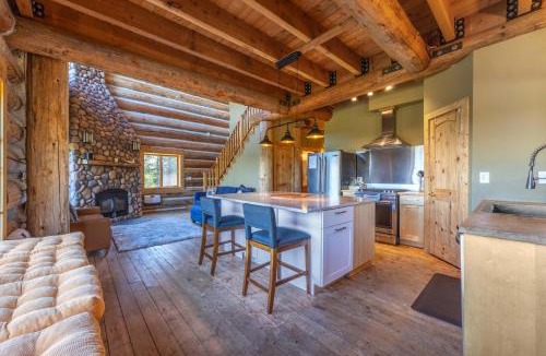 The Dalles House | Adams Rest