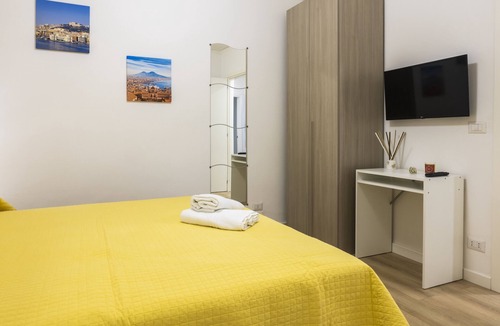 Vomero Bed & Breakfast | AdAstra b&b