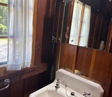 Brisco Cabin | Addison's Bungalows