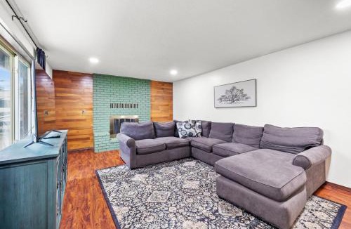 Umatilla House | Additional Living Room Just Minutes From Highway