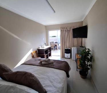 Colchester House | Addo River Den