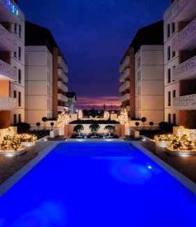 Giroc Apartment | Adela & Robert Home cu piscină și parcare privată