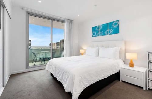 Adelaide Central Business District Apartment | Adelaide Central Skyline Panoramic Suite Three