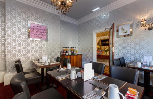 Blackpool Town Center Hotel | Adelaide Lodge - Town Centre - Opposite Winter Gardens