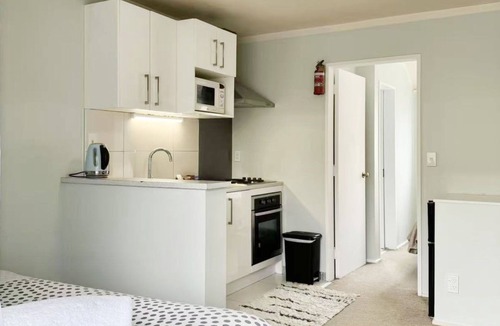 Newtown Hotel | Adelaide Motel