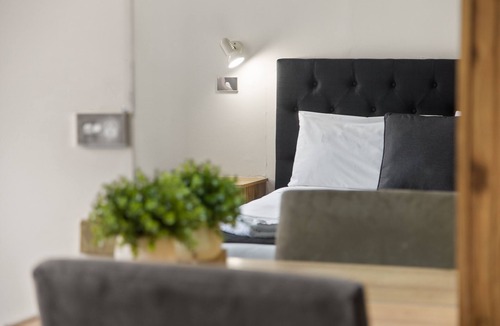 Adelaide Central Business District Hotel | Adelaide Paringa