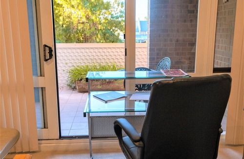 North Adelaide House | Adelaide Style Accommodation - CLOSE TO CITY - 3Bdrm - In elite North Adelaide