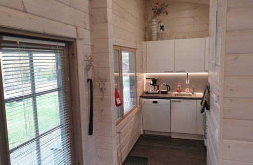Ellivuori Cottage | Adeli Holiday Cottage Ellivuori with hot tube and grill hut