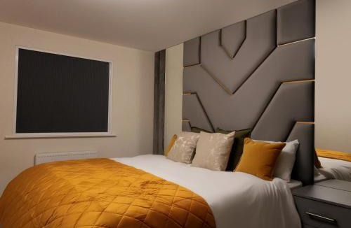 Burton on Trent Apartment | Adeluxe Aura - Entire Ultra Luxury- Super King Bed with Free WiFi, Netflix and Amazon Prime