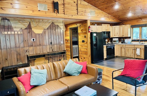 Stony Creek Cabin | Adirondack Hideaway: Cozy Eve's Cabin w/fire pit, Close to Skiing & Lake Fun