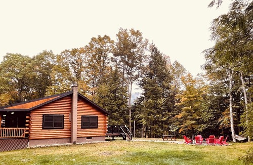 Stony Creek Cabin | Adirondack Hideaway: Cozy Eve's Cabin w/fire pit, Close to Skiing & Lake Fun