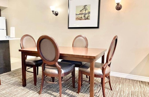 Oro-Medonte Apartment | Adjoining 1-Bedroom + Studio Condos near Horseshoe