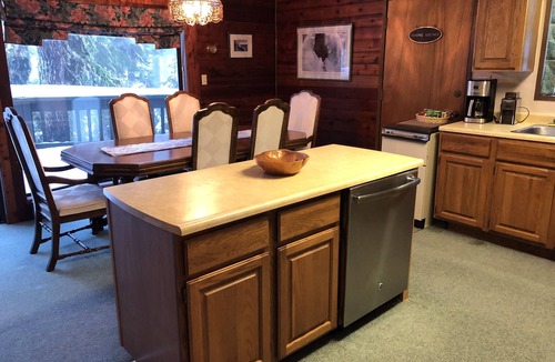 Courtenay Ski Chalet | Adjust your altitude, Stay in Comfort, but Venture out of your comfort zone