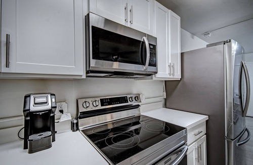 Greater Belhaven Apartment | Admiral Benbow #238
