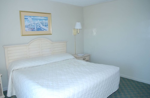 Downtown Myrtle Beach Hotel | Admiral Motor Inn