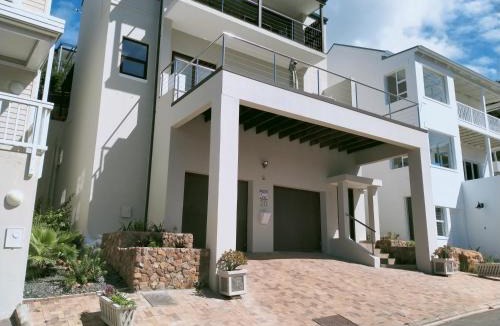Redhill Apartment | Admiral's Waterfall Self-Catering