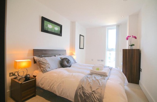 Greenwich West Apartment | Admirals Tower