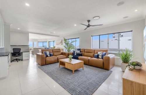 Maroochydore Apartment | Admorality Cove