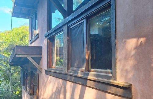 Paulo Lopes Cabin | Adobe Refuge. Comfort and peace in the Atlantic Forest, close to the beaches of southern SC