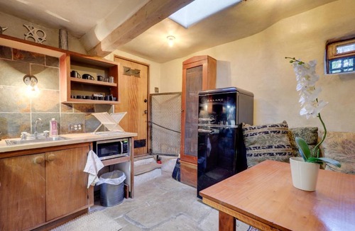 Northeast Santa Fe Apartment | Adobe Studio: 2 Blocks to Dtwn Santa Fe Plaza!