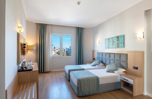 Eski Lara Hotel | Adonis Hotel