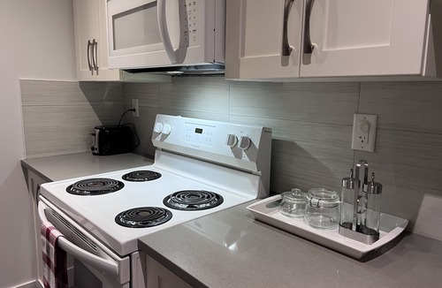 Yorkson House | Adorable 2 Bedroom Suite in Willoughby, Langley