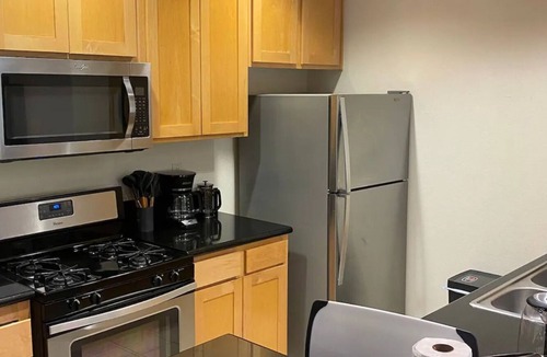 Downtown Los Angeles Apartment | Adorable and Bright 2BD 2BR Unit