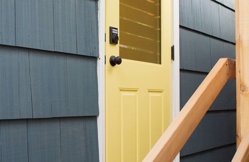 Newberg Apartment | Adorable attic cottage in the heart of Oregon Wine Country.