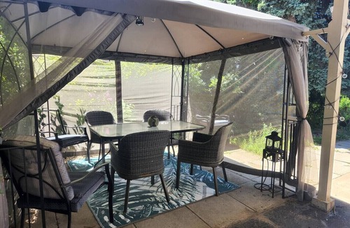 Port Weller West Condo | Adorable bachelor guest suite close to lake!