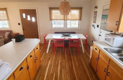 Colington Cottage | Adorable Beach Box, Very short walk to the beach Access!