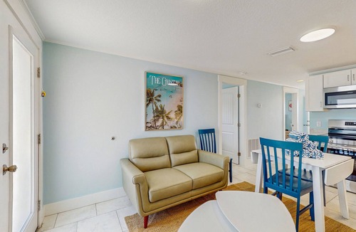 Holmes Beach Villa | Adorable beachfront rental in a great location with Gulf access right outside