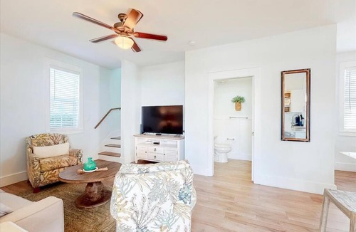 Seagrove Beach House | Adorable Bungalow with Shared Pool & Hot Tub