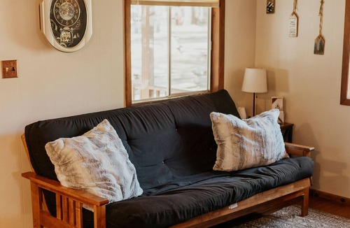 Coffee Creek Cabin | Adorable Cedar Cabin located on Coffee Creek in Trinity Alps