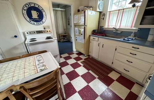 Gearhart House | Adorable Cottage with Americana Theme, in the Heart of Gearhart.