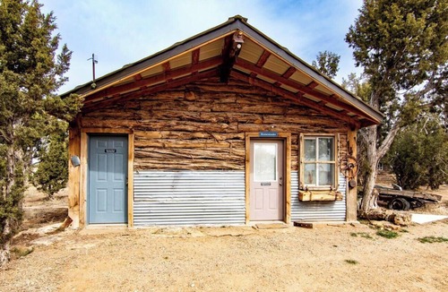 Monticello House | Adorable Glamping Cabin on a Wheat Farm for a Unique Getaway near Canyonlands National Park in Utah