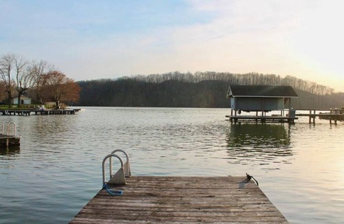 Ingles House | Adorable Lake House with Amazing Views