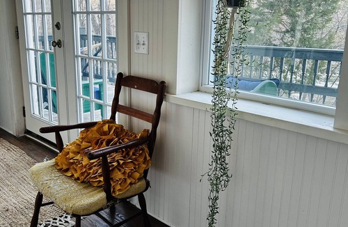 Dedham Cottage | Adorable private cottage with lake views and access.