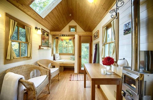 Lacey Cabin | Adorable Rural Tiny House Rental on the Puget Sound in Olympia, Washington