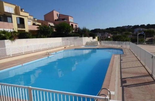 Sausset-les-Pins Apartment | Adorable studio . between sky and sea .