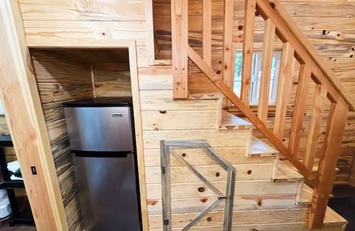 Dunsmuir House | Adorable Tiny Home!