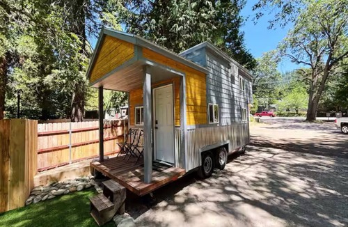 Dunsmuir House | Adorable Tiny Home!